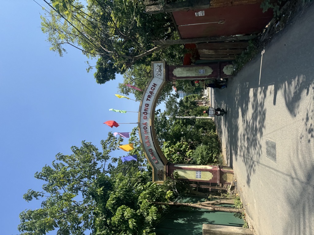 Nhà Đẹp Cần Tiền Bay Gấp