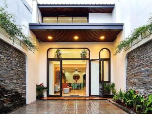 NHÀ ĐẸP Ở LUÔN - GẦN Ô TÔ - NỘI THẤT ĐẸP - TIỆN ÍCH XUNG QUANH