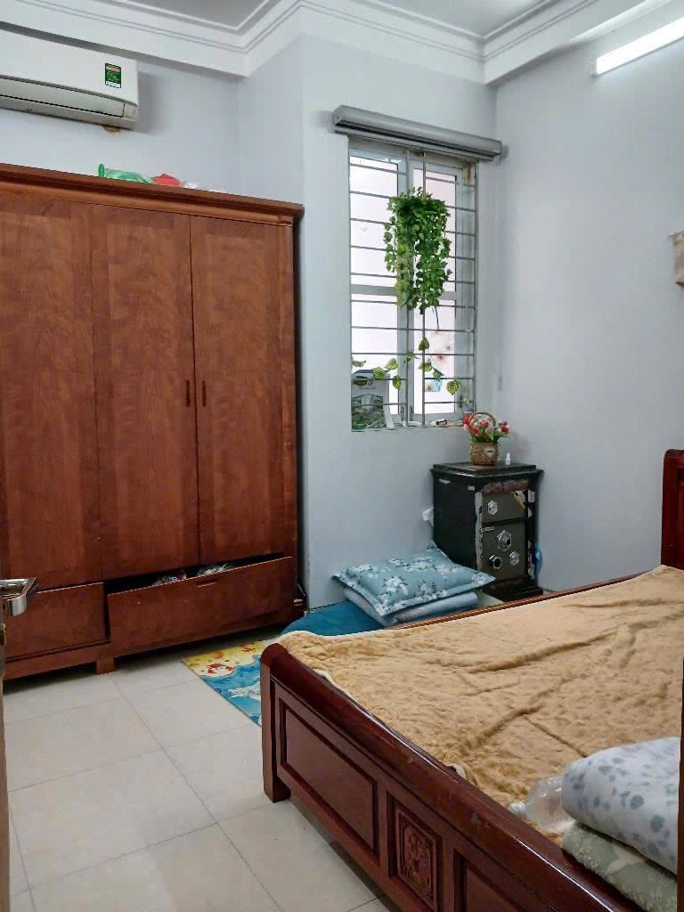 Bán nhà đẹp view sông - ngõ thông