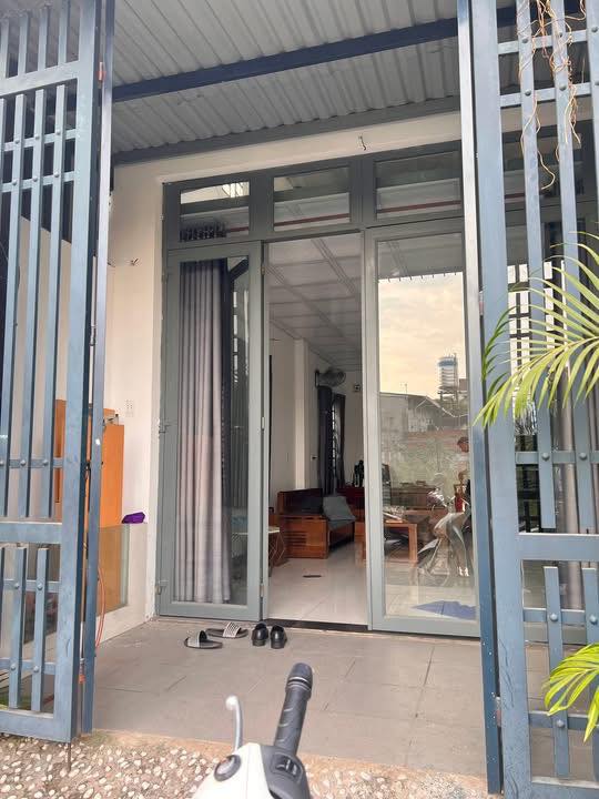 HƠN 4 TỶ CÓ NGAY NHÀ 2 TẦNG .60M2. HXH . LINH XUÂN.THỦ ĐỨC