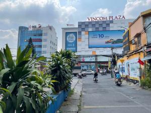 BAN CĂN ĐỐI DIỆN VINCOM LÊ VĂN VIỆT, QUẬN 9 - NHỈNH 4 TỶ