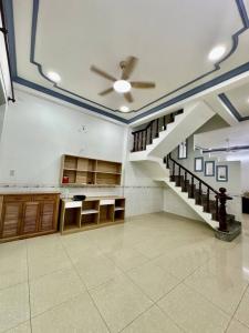 NGAY PHẠM VĂN ĐỒNG- NHÀ ĐẸP 3 TẦNG - HẺM XE HƠI - GIÁ CHỈ 6 TỶ