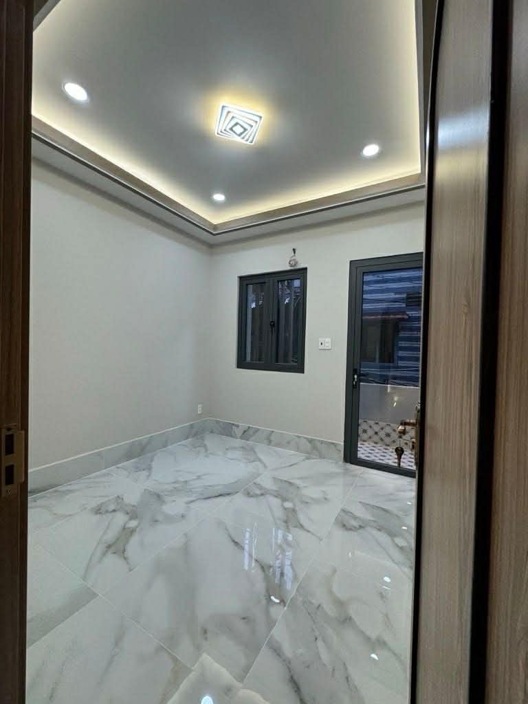 BÁN NHÀ QUẬN 5 – VÕ TRƯỜNG TOẢN – CHỈ HƠN 5 TỶ - NGAY CẠNH CHỢ LỚN – MỚI ĐẸP LUNG LINH