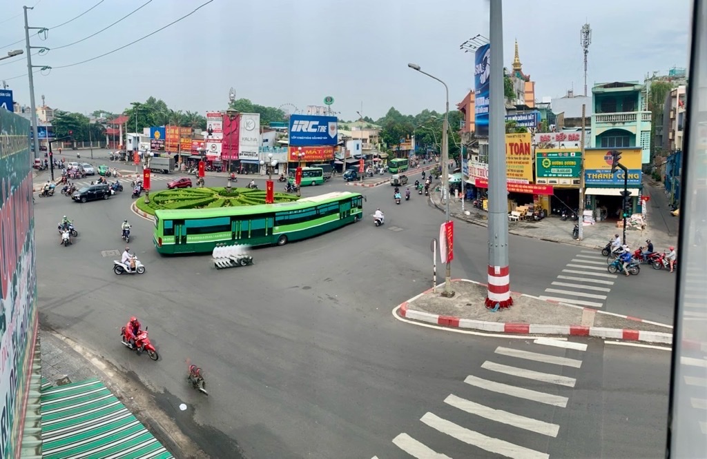 MẶT TIỀN ĐỈNH NGAY VÒNG XOAY ĐẦM SEN - NGANG 3.8M - 3 TẦNG - NHỈNH 5 TỶ TL.