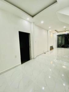 BÁN NHÀ MẶT TIỀN QUẬN 11 – 3 TẦNG – KHU TIỆN ÍCH VÂY QUANH – 9.5 TỶ.