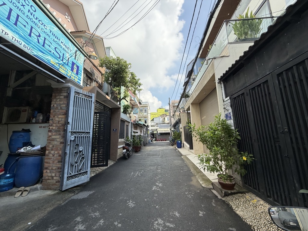 NHÀ DÒNG TIỀN CHỢ TAM HÀ 100M2 (5x21M). NHÀ CÁCH ĐƯỜNG TÔ NGỌC VÂN, PHẠM VĂN ĐỒNG CHỈ HƠN 100M THUẬN TIỆN DI CHUYỂN 