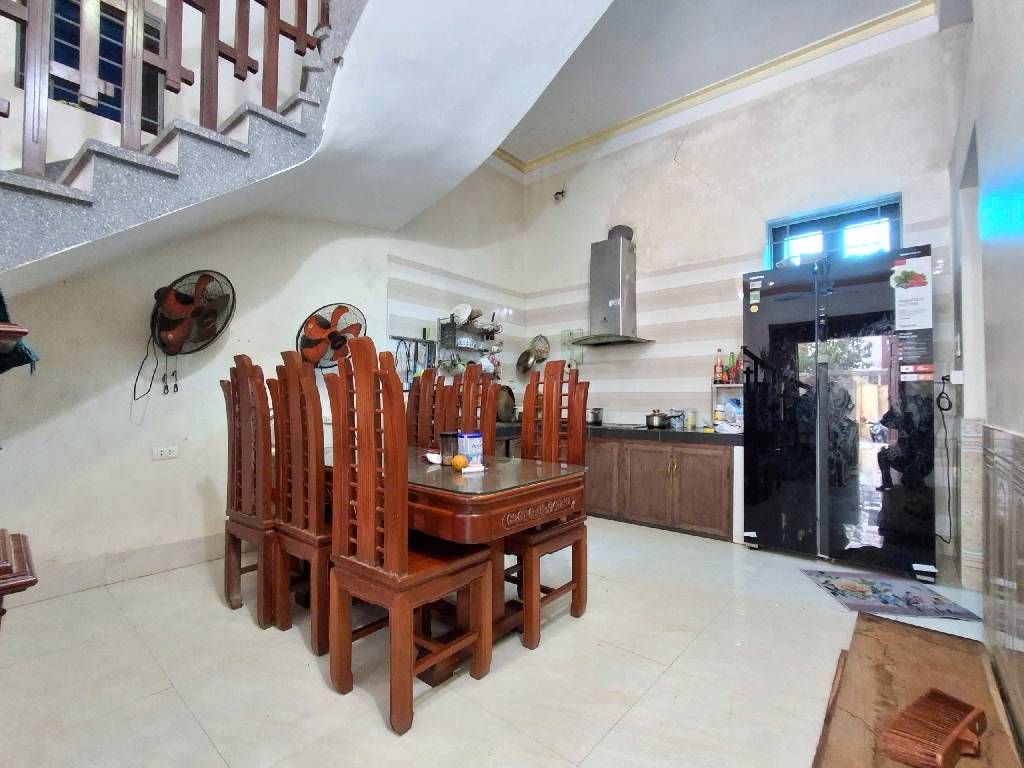 Nhà mặt phố, kinh doanh hay ở đều đình. VF6 ngủ trong nhà