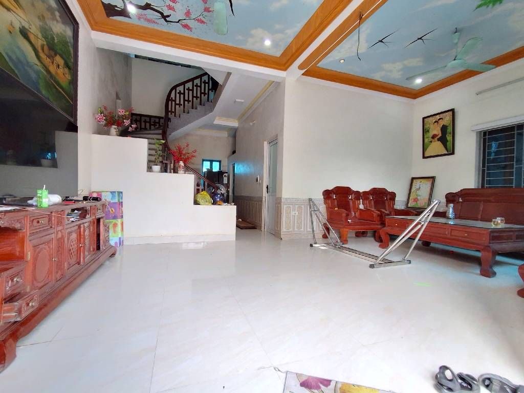 Nhà mặt phố, kinh doanh hay ở đều đình. VF6 ngủ trong nhà