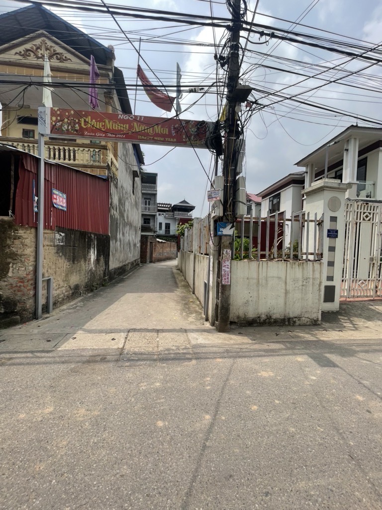 Nhà trung tâm phố Phủ Lỗ,  mặt đường lớn sịn sò , an ninh cực tốt, dân cư văn minh