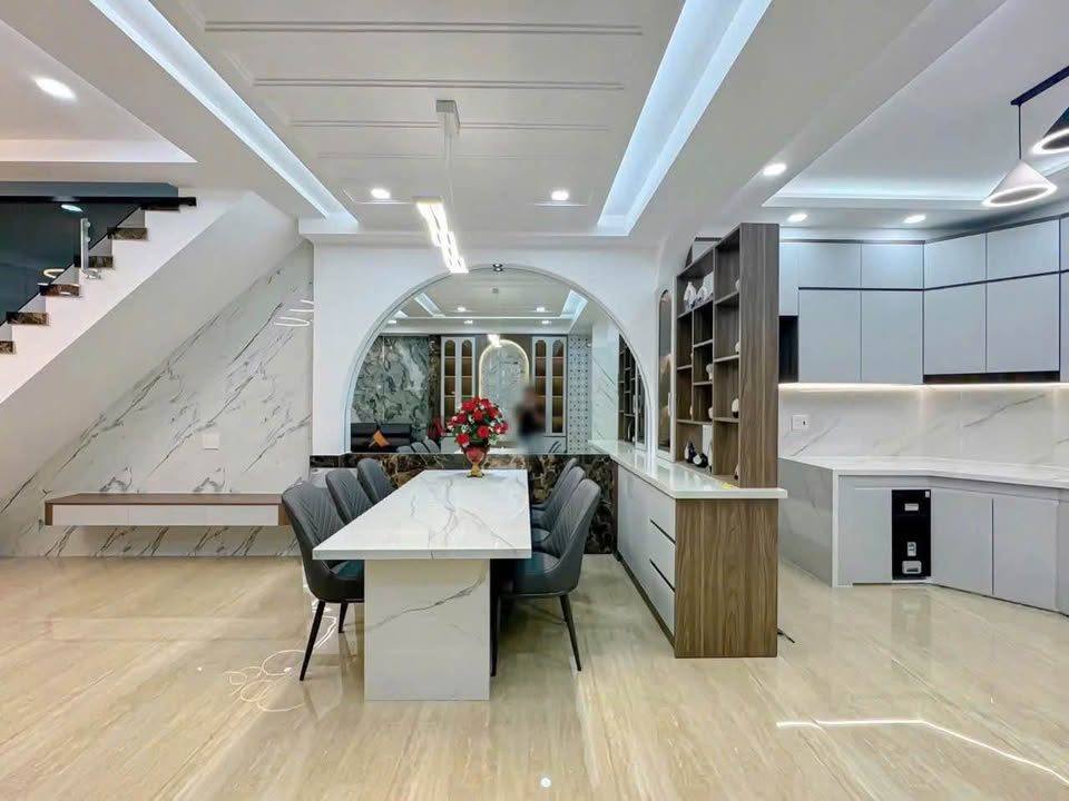 Bán Nhà Ngọc Thụy, vị trí TRUNG TÂM, 60m2, nhỉnh 8 tỷ