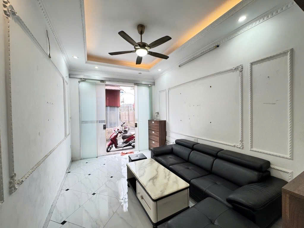 CHỦ CẦN THANH KHOẢN GẤP NHÀ 31m2 TẶNG NHÀ 4 TẦNG FULL NỘI THẤT- NHỈNH 5 TỶ