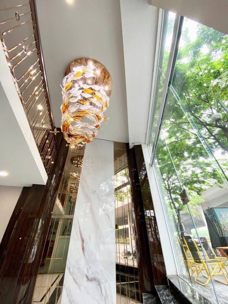 Bán nhà mặt phố Phạm Văn Đồng