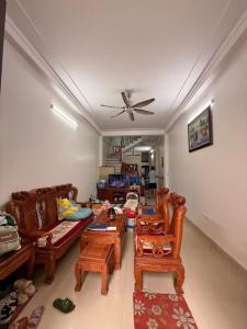 Bán nhà khu vực Kiêu Kỵ 65M 4 tâng chưa đến 6 ty mời anh em tham khảo