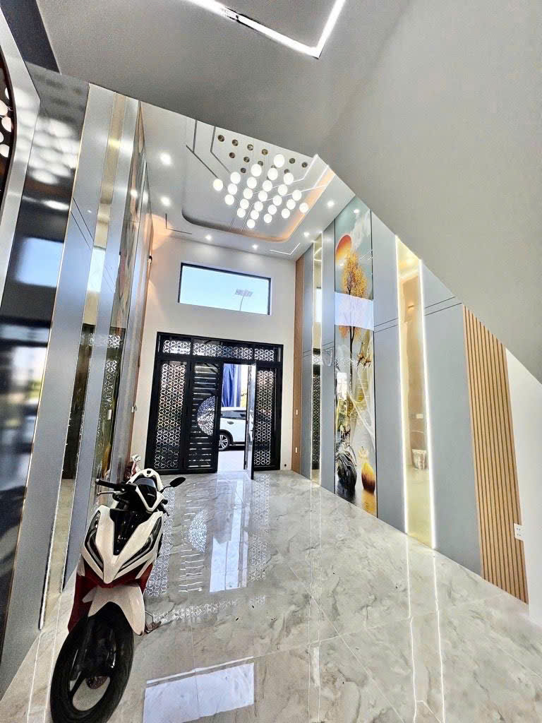 Siêu phẩm nhà mới 5 tầng 260m2 cần bán gấp