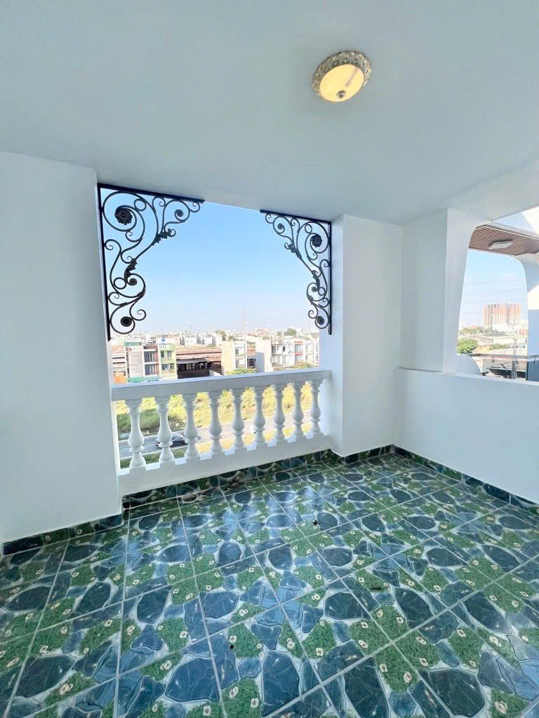 Siêu phẩm nhà mới 5 tầng 260m2 cần bán gấp