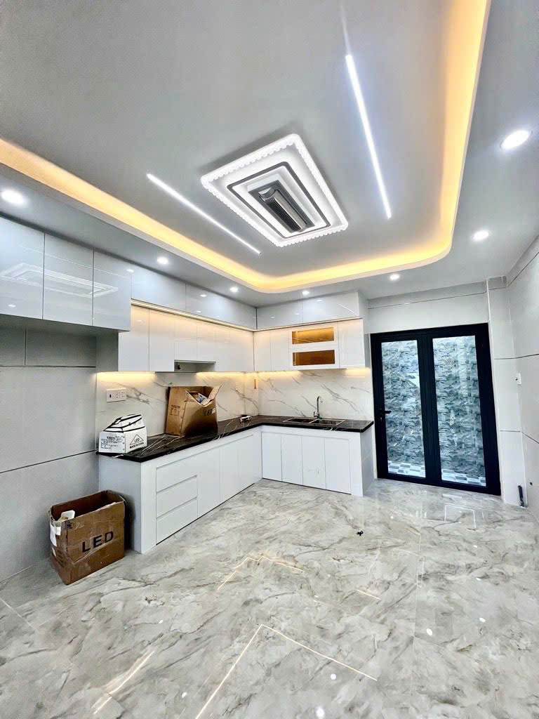 Siêu phẩm nhà mới 5 tầng 260m2 cần bán gấp