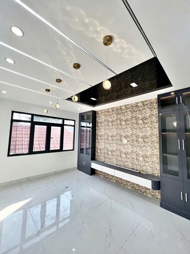 Siêu phẩm nhà mới 5 tầng 260m2 cần bán gấp