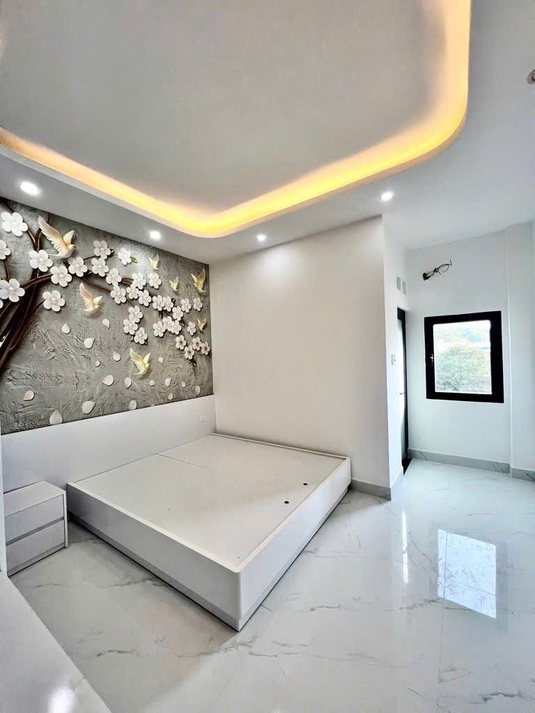 Siêu phẩm nhà mới 5 tầng 260m2 cần bán gấp