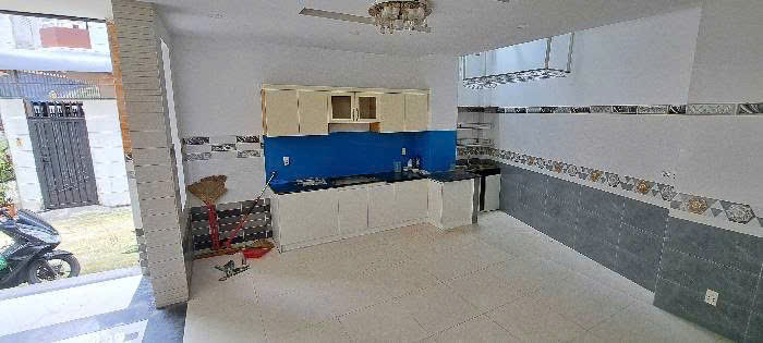 7 Tỷ, đường số Bình Hưng Hòa, ngang 6m, dài 11m, 4 tầng.