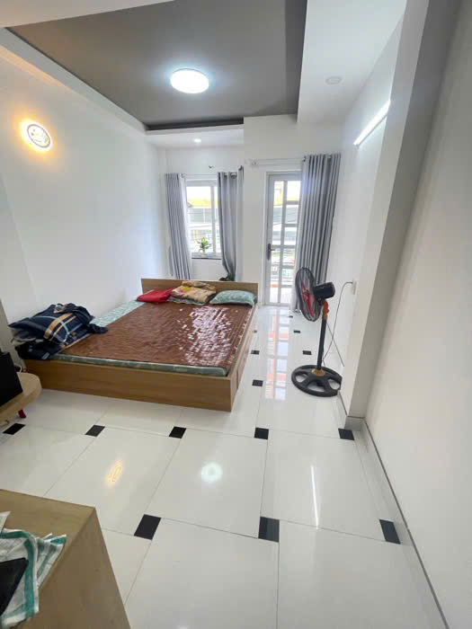 NHÀ ĐẸP LÊ NGÃ - KHUÔNG VIỆT .CHỦ CẦN RA NHANH , CÁCH 200M RA MẶT TIỀN , 4 LẦU GIÁ ĐẸP