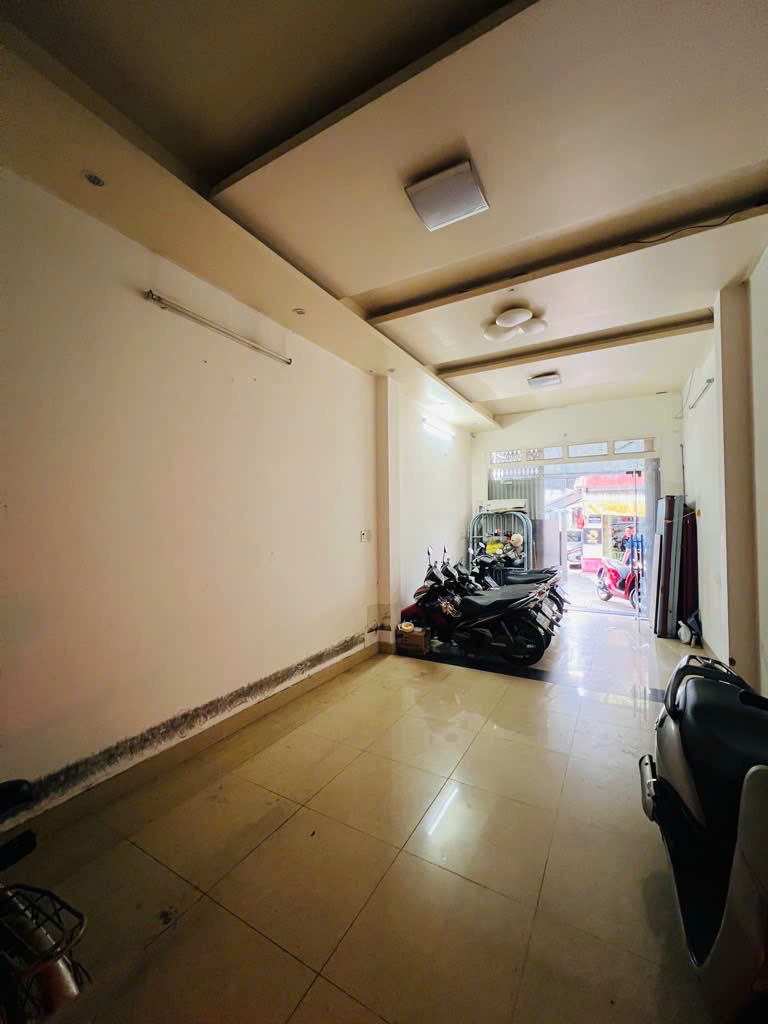 NHÀ MẶT TIỀN HẺM KINH DOANH LẠC LONG QUÂN -GẦN ÂU CƠ -HÒA BÌNH - NGAY CÔNG VIÊN ĐẦM SEN