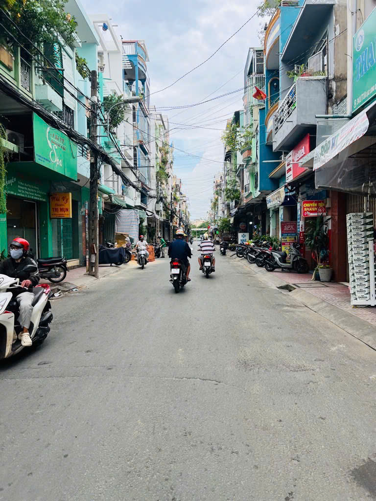 NHÀ MẶT TIỀN HẺM KINH DOANH LẠC LONG QUÂN -GẦN ÂU CƠ -HÒA BÌNH - NGAY CÔNG VIÊN ĐẦM SEN