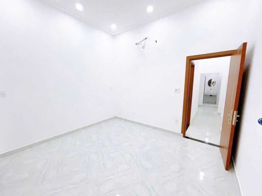 CHỈ 3 TY CÓ NHÀ NGAY THẠCH LAM , LŨY BÁN BÍCH ,LÊ KHÔI