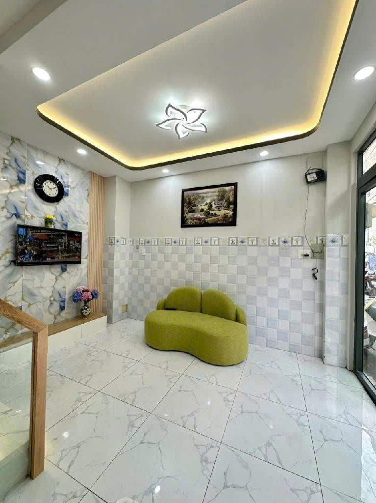 HOT HOT NHÀ ĐẸP , MỚI , GIÁP QUẬN 5, QUẬN 6 CHỈ NHỈNH 2T