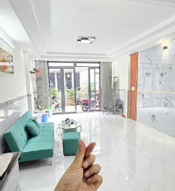 SIÊU PHẨM NHÀ 3 TẦNG HẺM XE HƠI , NHÀ MỚI ĐẸP LUNG LINH