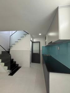 BÁN NHÀ TRUNG TÂM QUẬN TÂN PHÚ , NHÀ MỚI , KHU VIP , NGAY MẶT TIỀN