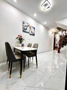 Bán nhà phố Bùi Huy Bích  – Hoàng Mai 32 m2 5 tầng gần ô tô còn rất mới sẵn sàng ở ngay