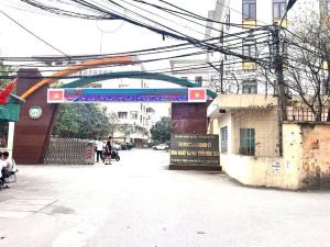 NHÀ PHÂN LÔ Ô TÔ – KHU TẬP THỂ VIỆN KHOA HỌC NÔNG NGHIỆP