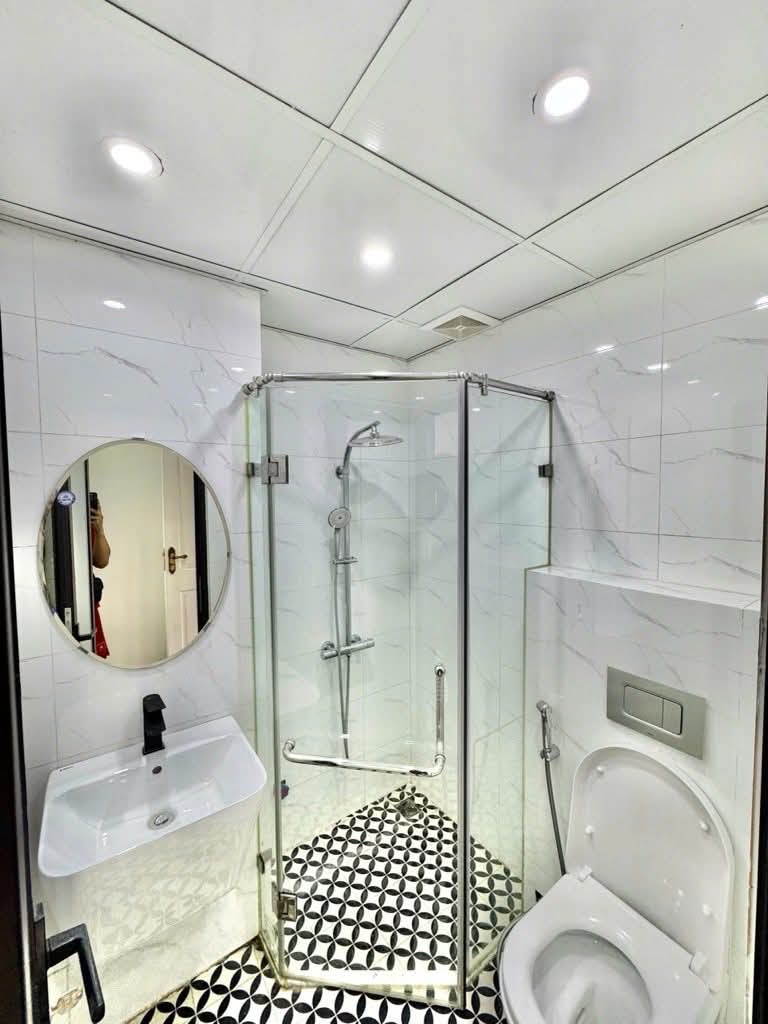 Cần tiên bán gấp nhà đẹp ô tô để trong nhà