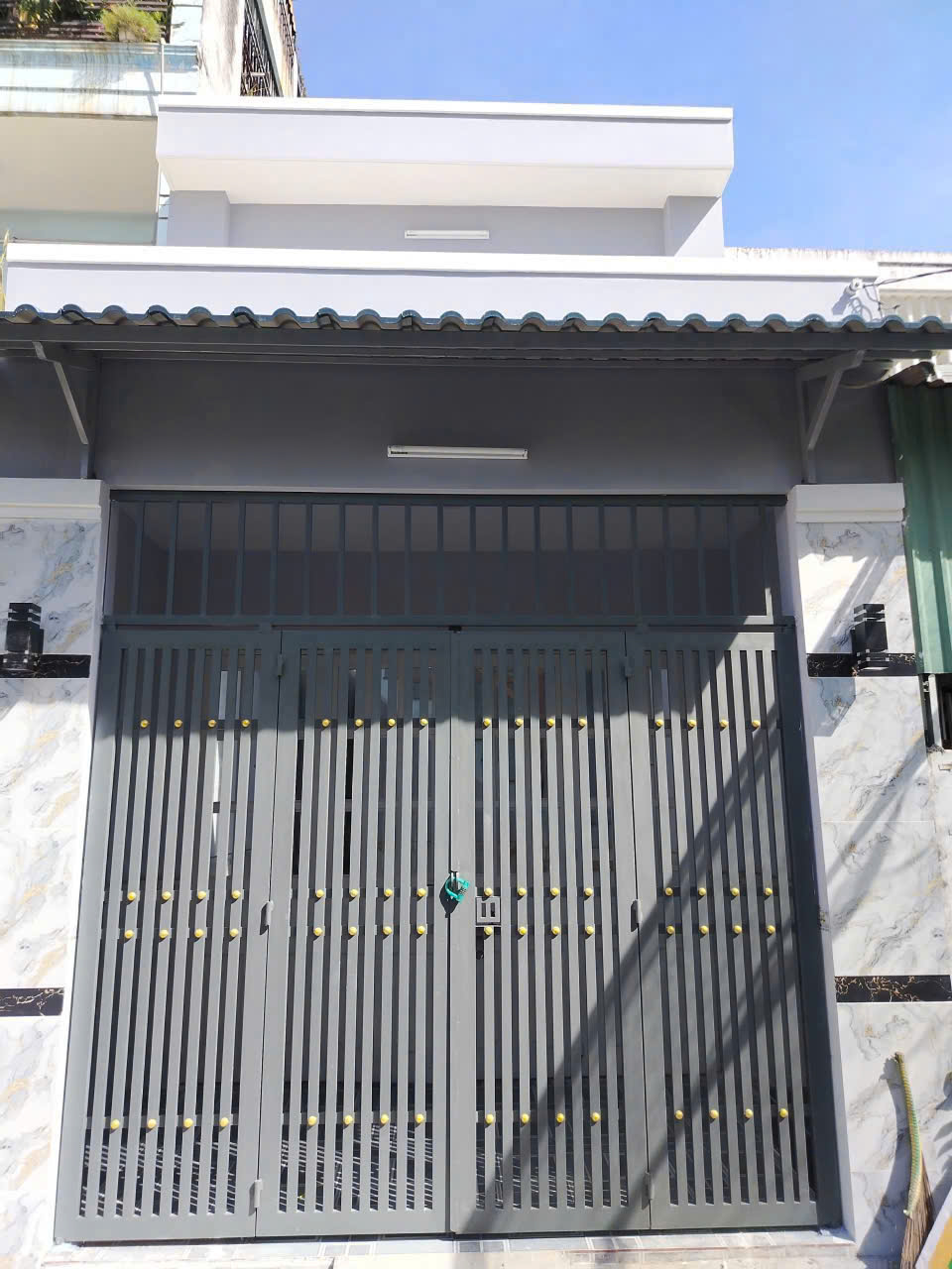 Bán nhà mới 2 tầng DT 4X14(56M2)-Liên khu 4-5 Bình Tân