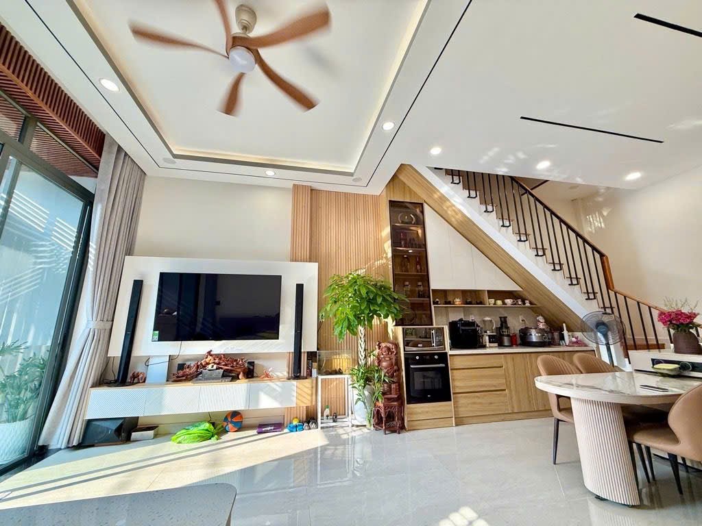 NHÀ 2 TẦNG GẦN GIGAMALL - KHU BIỆT THỰ - TẶNG FULL NỘI THẤT 