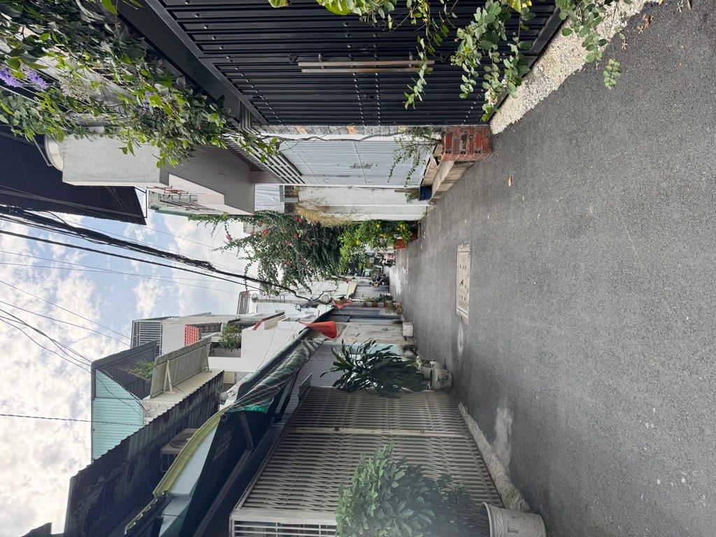 Nhà 3 tầng HXH 385 Lê Văn Việt, Thủ Đức.