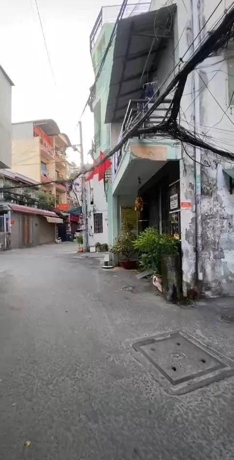 BÁN MỘT LÚC 2 CĂN ĐÔNG HỒ – 2 SỔ RIÊNG – HẺM XE TẢI LẠC LONG QUÂN – GẦN CHỢ TÂN BÌNH - NHỈNH 6 TỶ MỖI CĂN