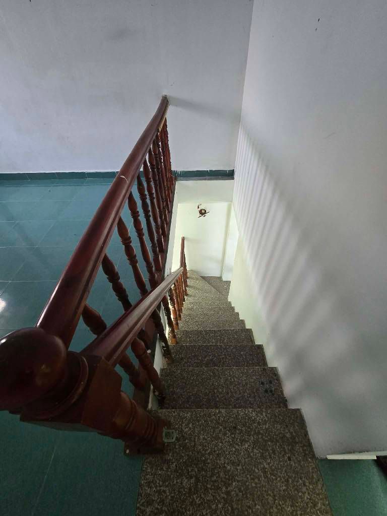 TRẦN THỊ TRỌNG TÂN SƠN TÂN BÌNH CŨ 30M2 2 TẦNG Ở NGAY NHỈNH 3 TỶ DƯỚI 5 TỶ