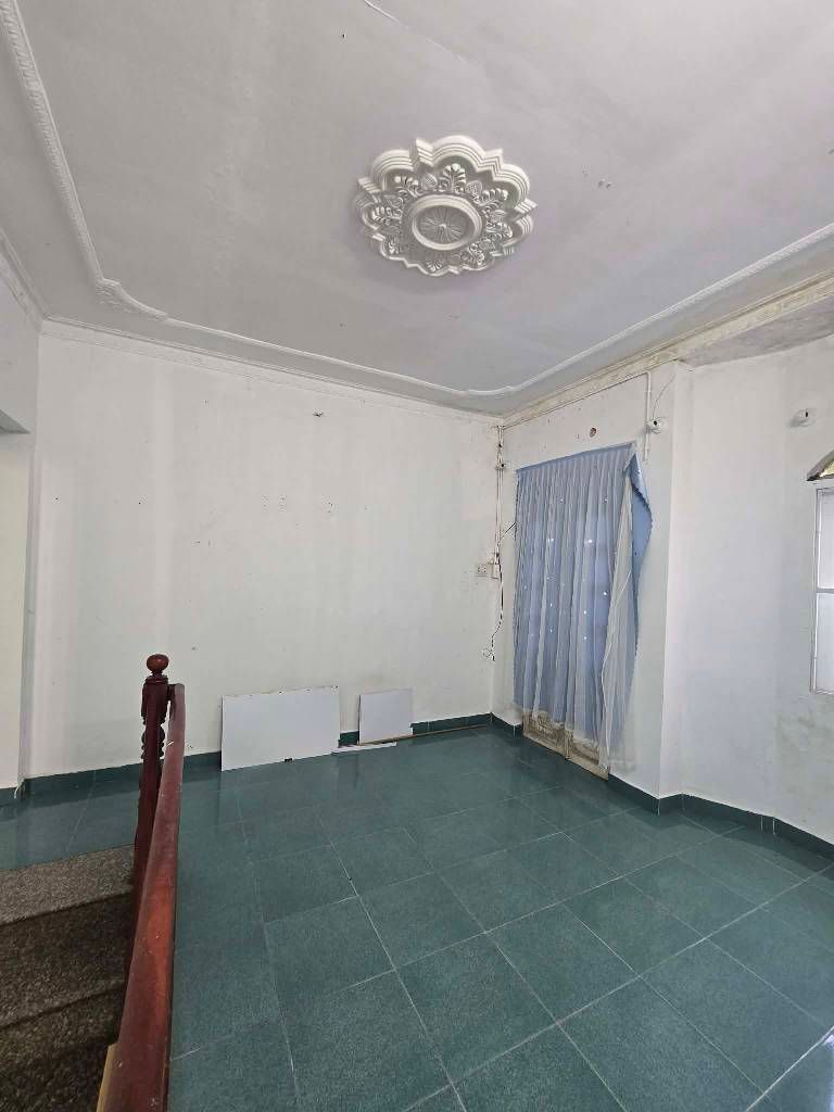 TRẦN THỊ TRỌNG TÂN SƠN TÂN BÌNH CŨ 30M2 2 TẦNG Ở NGAY NHỈNH 3 TỶ DƯỚI 5 TỶ