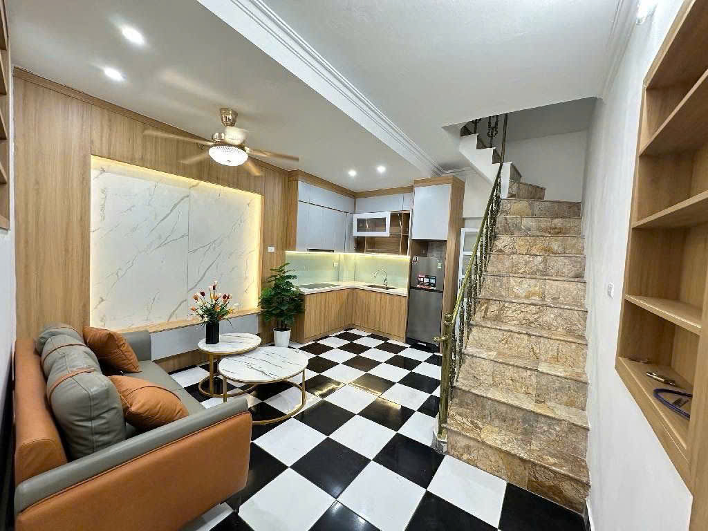 TRUNG TÂM ĐỐNG ĐA - NHÀ DÂN XÂY CHẮC CHẮN - TẦM TIỀN NHỎ PHÙ HỢP NHIỀU GIA ĐÌNH TRẺ