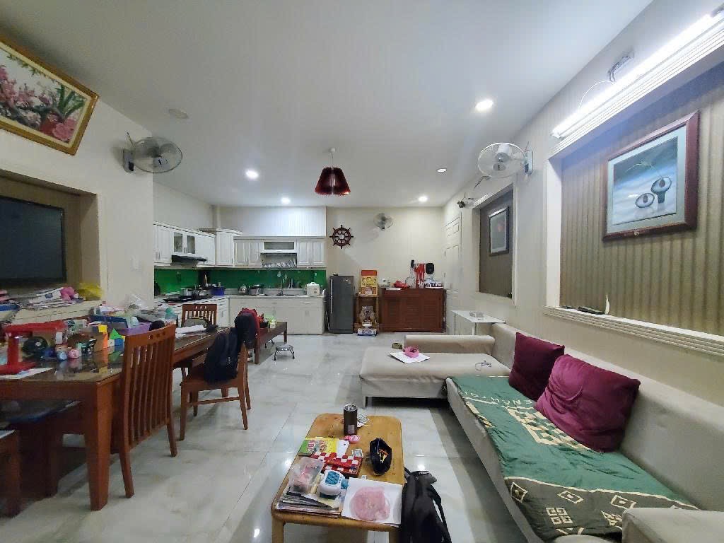 - Nhà đẹp Nguyễn Trung trực, Bình Thạnh, 51.2 m2 , 4 tầng, đường Rộng, nhỉnh 7 tỷ.
