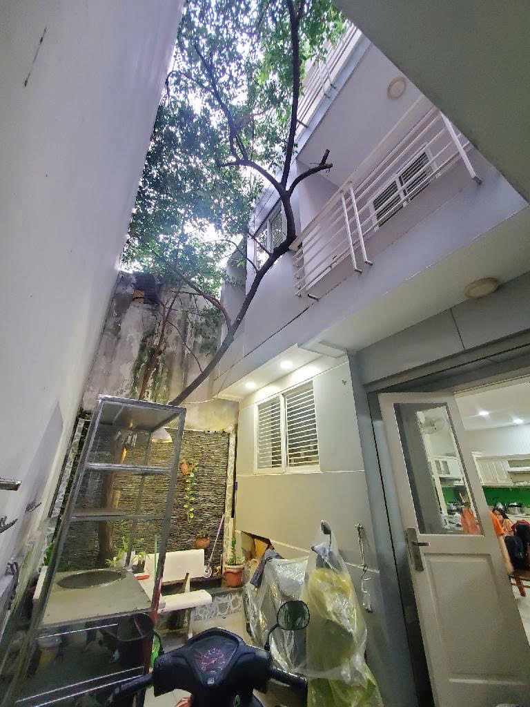 - Nhà đẹp Nguyễn Trung trực, Bình Thạnh, 51.2 m2 , 4 tầng, đường Rộng, nhỉnh 7 tỷ.