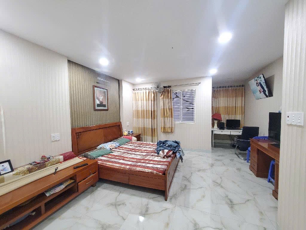 - Nhà đẹp Nguyễn Trung trực, Bình Thạnh, 51.2 m2 , 4 tầng, đường Rộng, nhỉnh 7 tỷ.