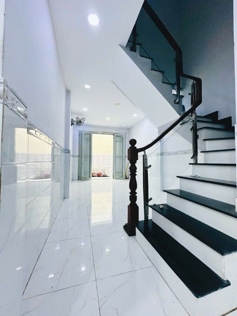 NHÀ HIẾM 2 MẶT TIỀN - NỞ HẬU CHỮ L - DTS HƠN 70M - KỀ BÊN KHU HIM LAM