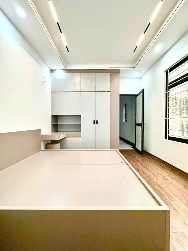 Bán nhà Minh Khai, 31m², Nhà dân xây, Full nội thất, 8.4 tỷ