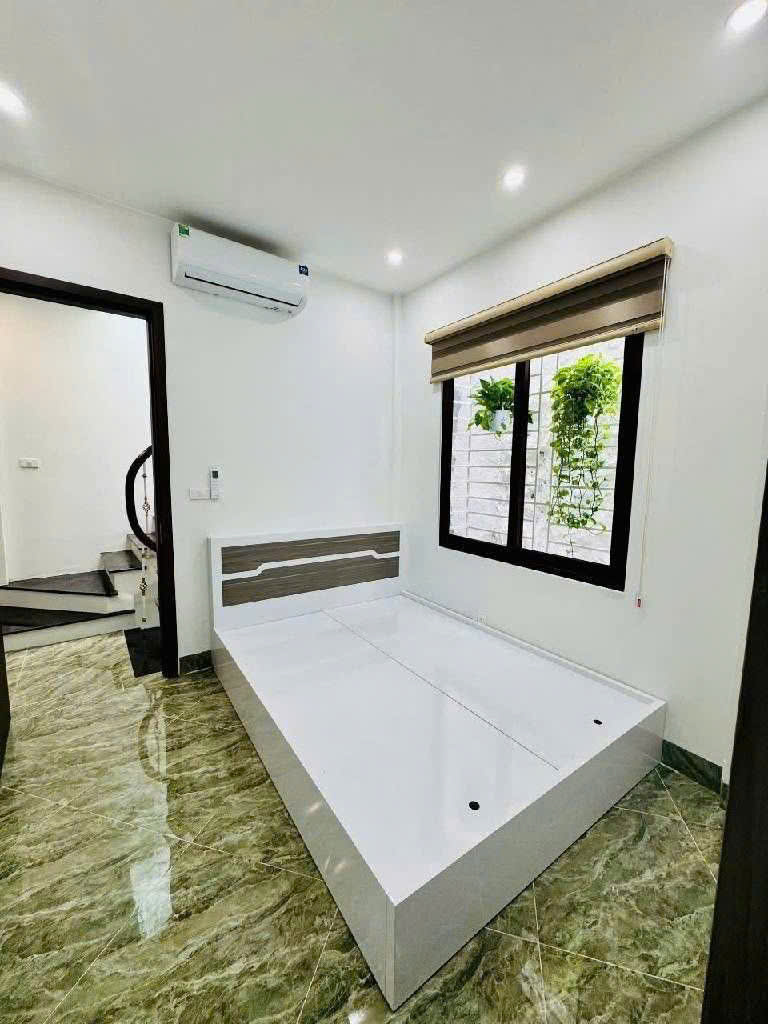 TRUNG TÂM Long Biên - Bồ Đề - ái mộ - Hồng tiến