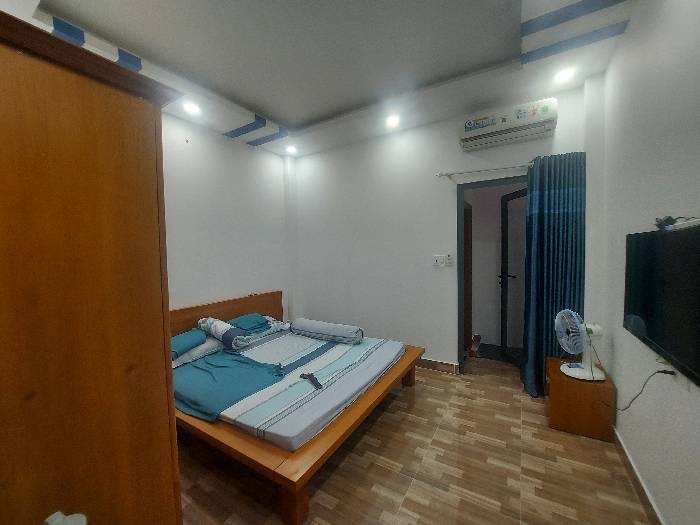 Bán nhà Phạm Văn Chiêu, 60m2, 4 phòng ngủ khép kín, hẻm xe hơi, gần trường học, giá chỉ 9.5 tỷ