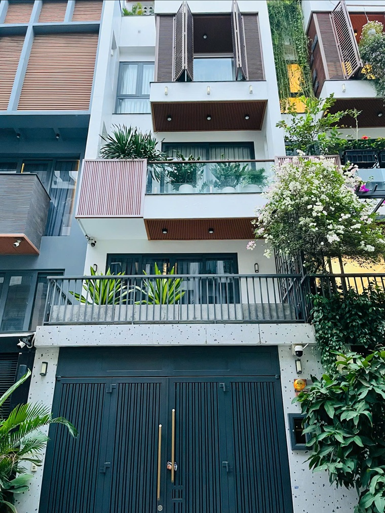 BÁN NHÀ NGUYỄN TƯ GIẢN GÒ VẤP, HẺM XE HƠI 8M, TẶNG FULL NỘI THẤT, GIÁ NHỈNH 10 TỶ