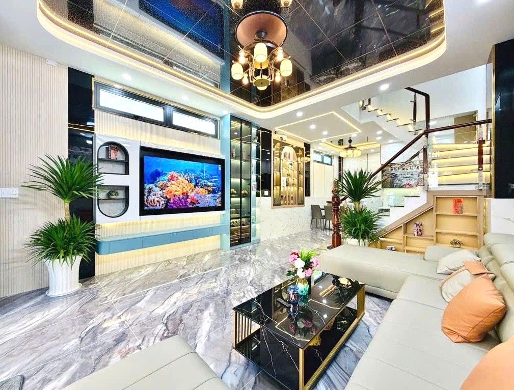 BÁN NHÀ 4 TẦNG BÙI QUANG LÀ GÒ VẤP, NGAY EMART, TẶNG FULL NÔI THẤT, CHỈ 8.9 TỶ