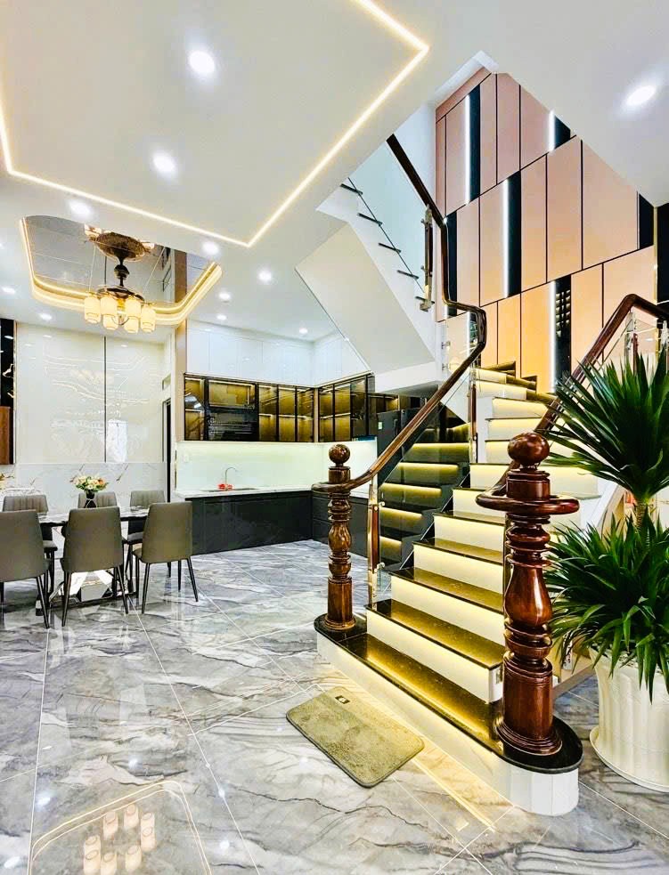 BÁN NHÀ 4 TẦNG BÙI QUANG LÀ GÒ VẤP, NGAY EMART, TẶNG FULL NÔI THẤT, CHỈ 8.9 TỶ